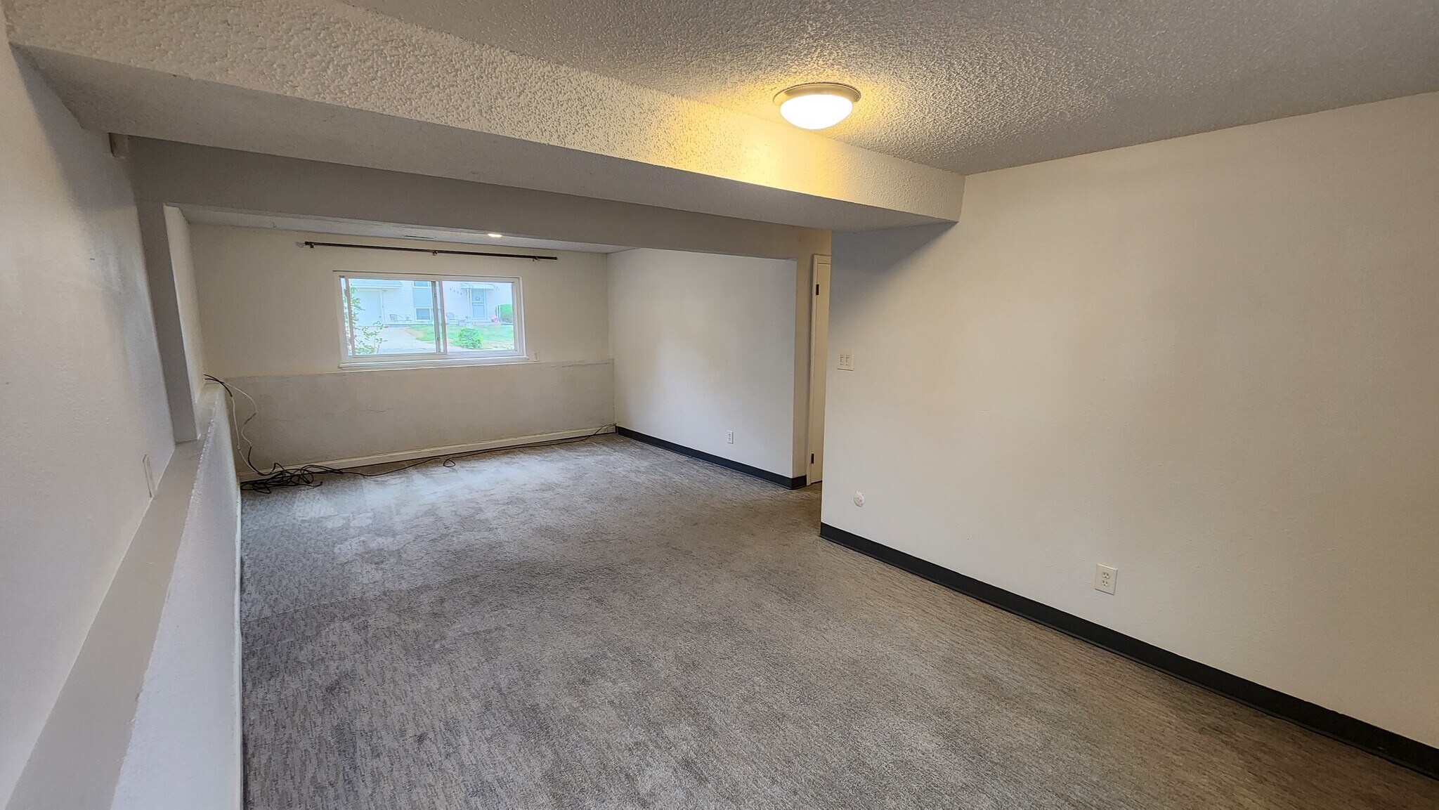 Building Photo - 2228 Fernwood Drive
