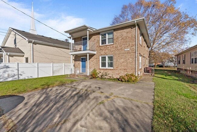 Building Photo - For Rent in Beautiful Chesapeake!