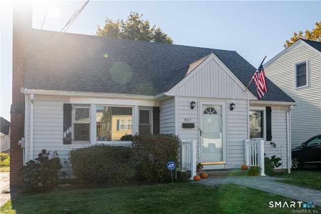 Building Photo - 927 Birmingham St