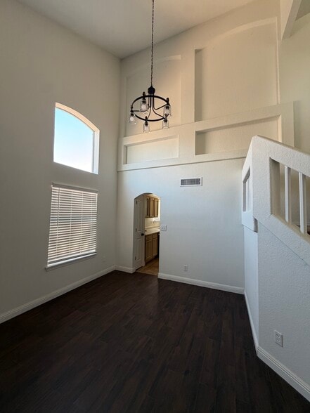Building Photo - 12280 Red Sun