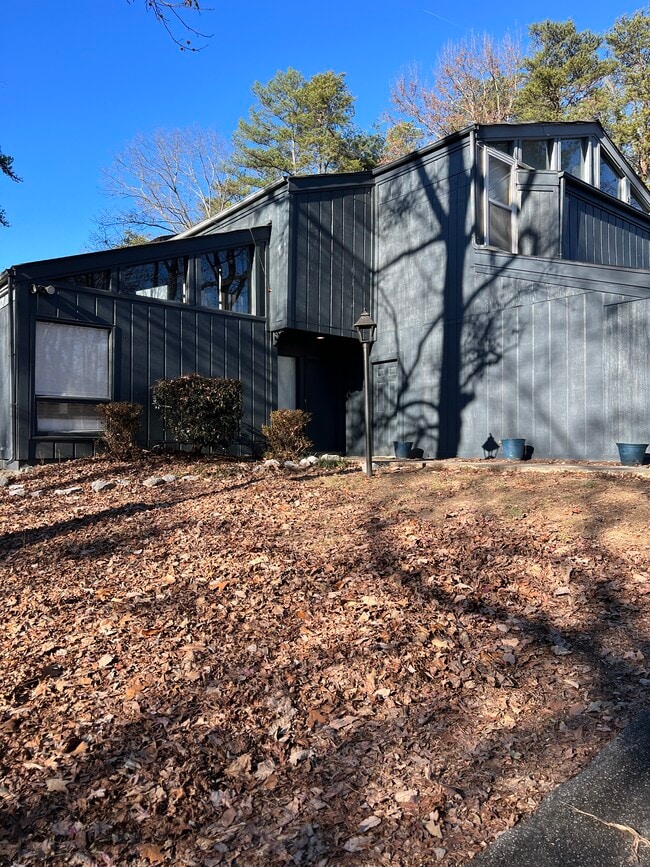 Building Photo - 3645 Belmont Rd