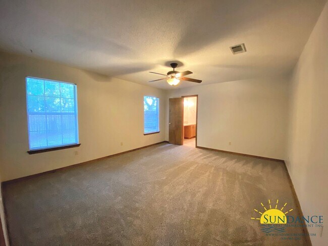 Building Photo - Great 3 Bedroom Home in Fort Walton Beach!