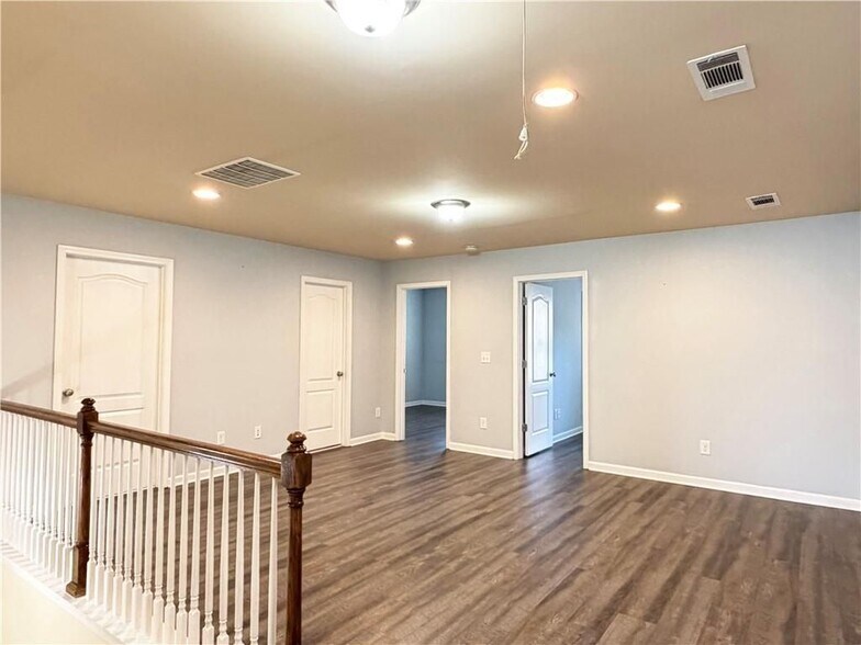 Building Photo - 3712 Brockenhurst Dr