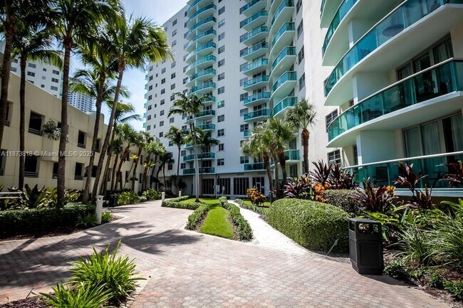 Building Photo - 3801 S Ocean Dr