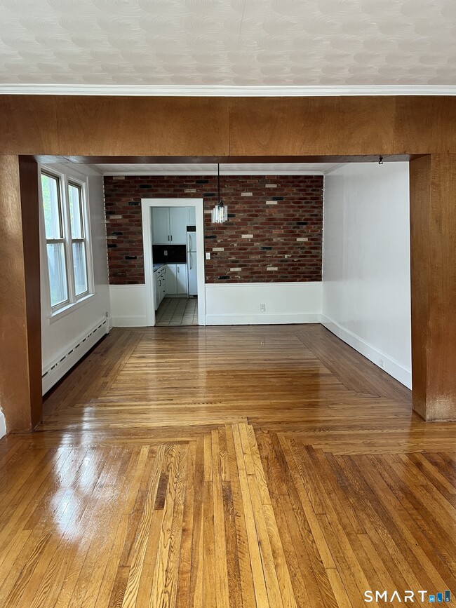 Building Photo - 30 Coram St