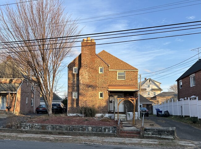 Beautiful brick home in quiet Neighborhood - 724 Huntington Rd