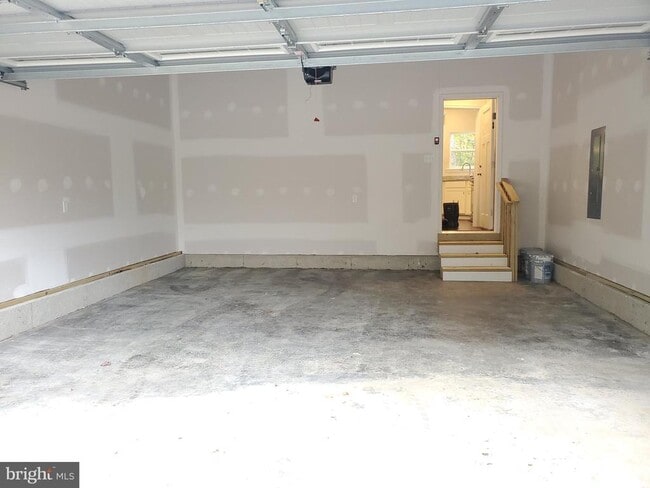 Building Photo - 142 Little Whim Rd