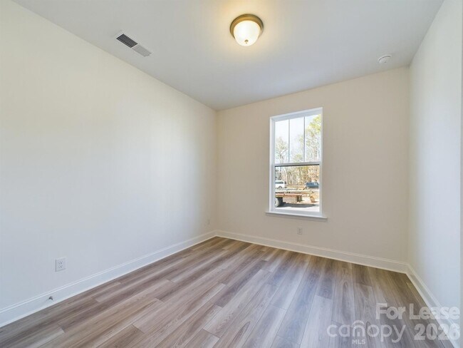 Building Photo - 15337 Ballancroft Pkwy