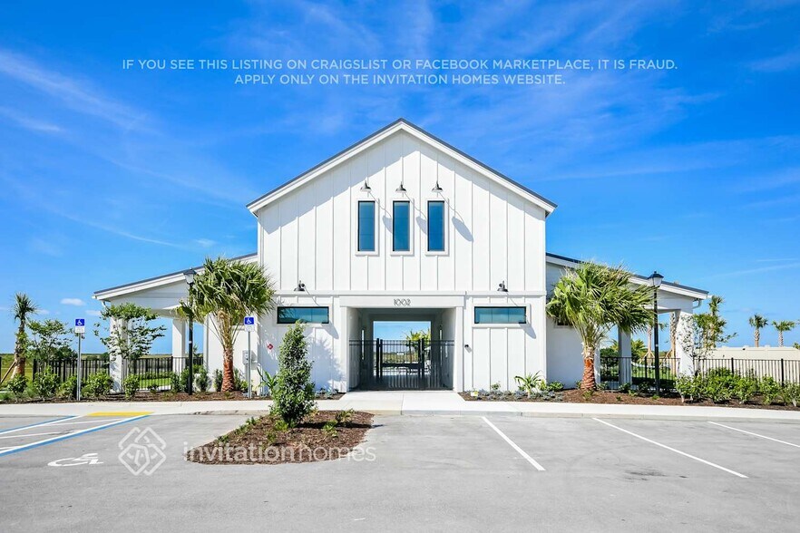 Building Photo - 205 Woodsage Pl