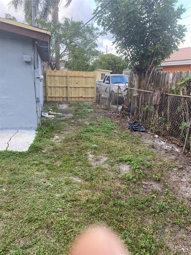 Building Photo - 2122 NW 5th St