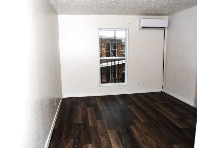 Building Photo - 2107 NW 38th St