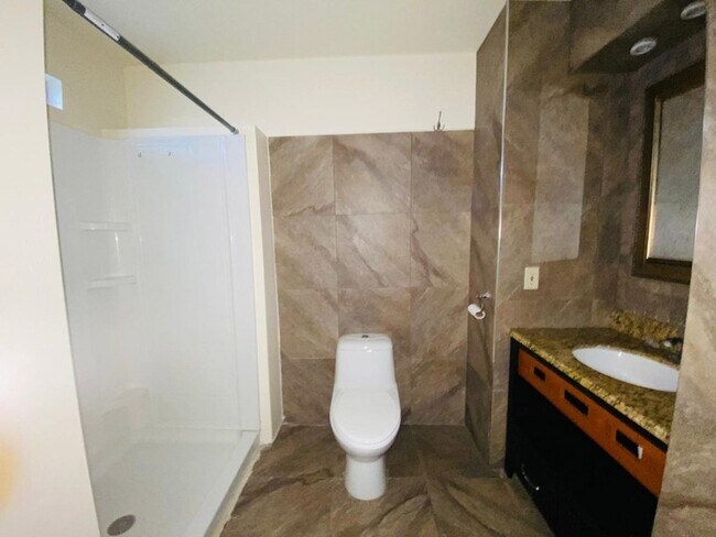 Building Photo - 2903 Patzcuaro Dr