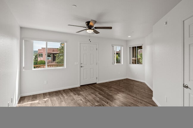 Building Photo - 1824 Kestrel Cir