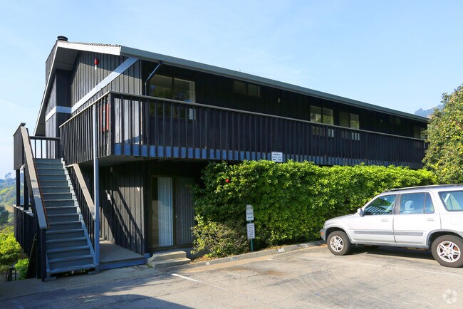 Building Photo - El Marinero Apartments