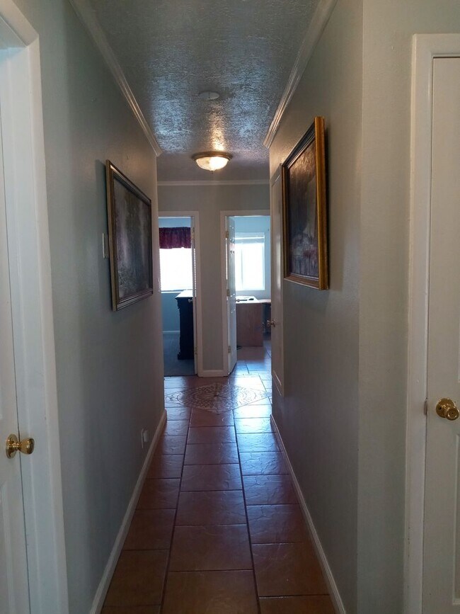 Building Photo - RIO RANCHO-FOUR BEDROOM HOUSE-Furnished