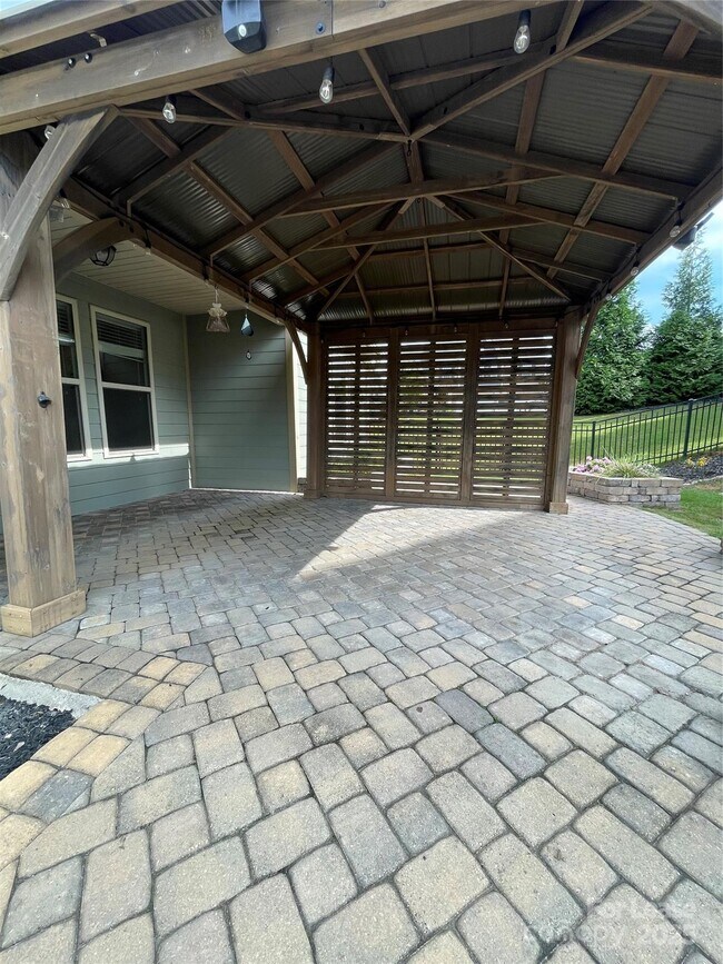 Building Photo - 132 Hillston Ln