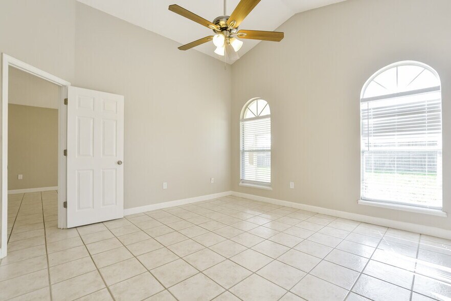 Building Photo - 778 Brightview Dr
