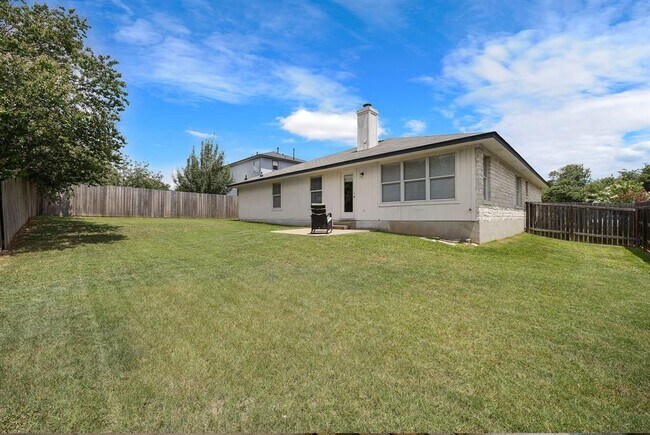 Building Photo - 1202 Highland Dr