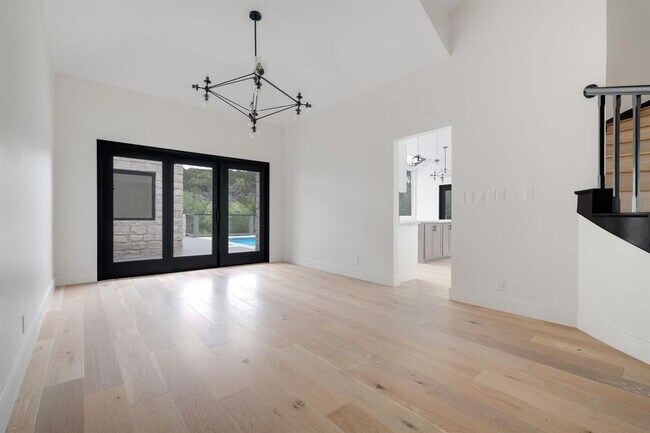 Building Photo - 1716 Bartoncliff Dr