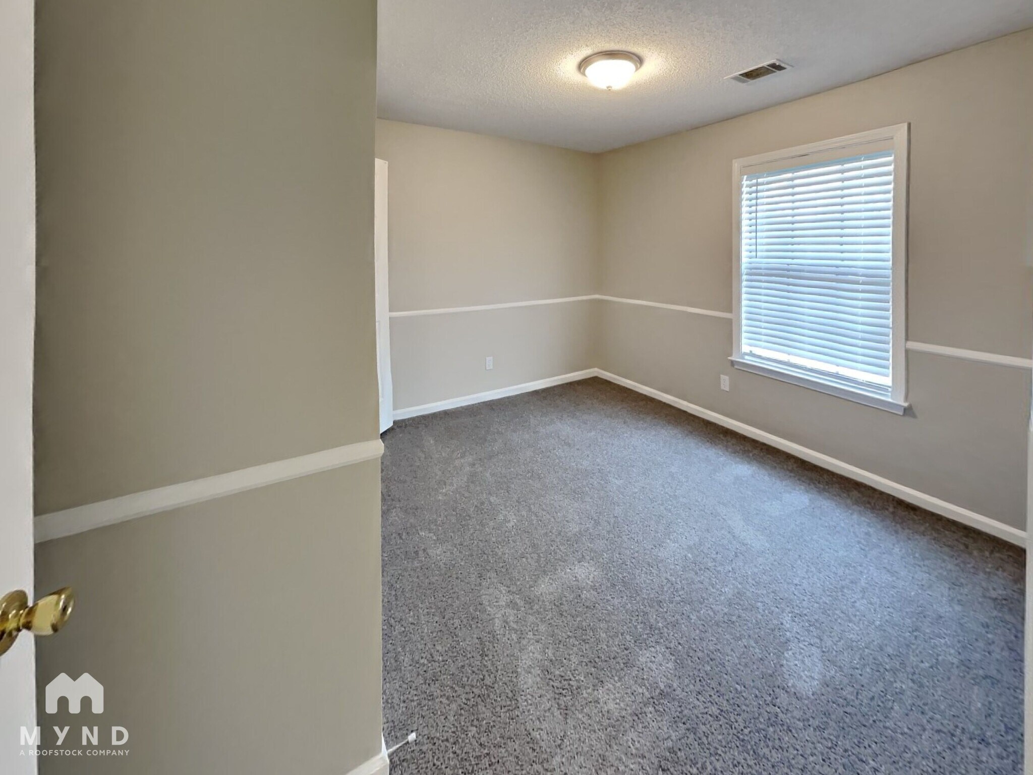 Building Photo - 2433 Dove Glen Cove