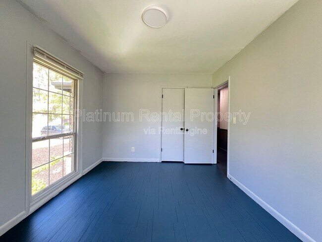 Building Photo - 2170 Beech Valley Dr