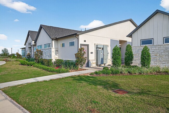 Building Photo - 31410 Hexan Hts Ln