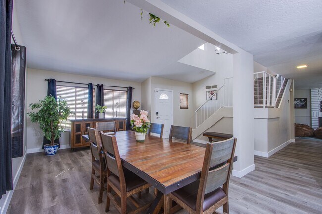Building Photo - Spacious, Stylish, and Fully Furnished – L...