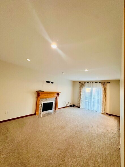 Building Photo - 30244 Southampton Ln