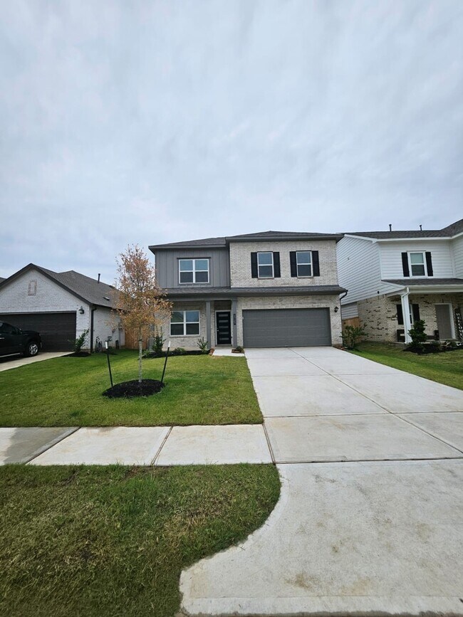 Building Photo - 2727 Crested Creek Ln