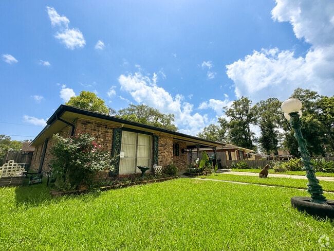Building Photo - 105 Felder Dr