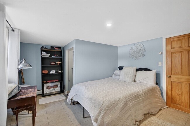 Building Photo - 27 Lower Dam Way