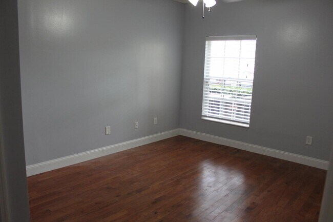 Building Photo - 10354 Fox Trail Rd S