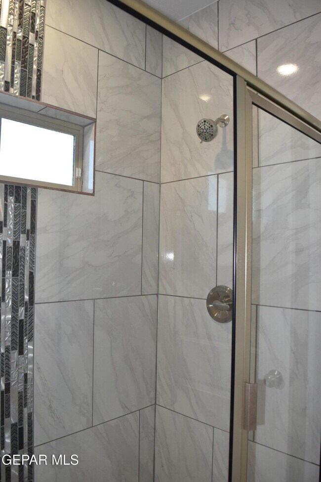 Building Photo - 1103 Nickel Hl Ave