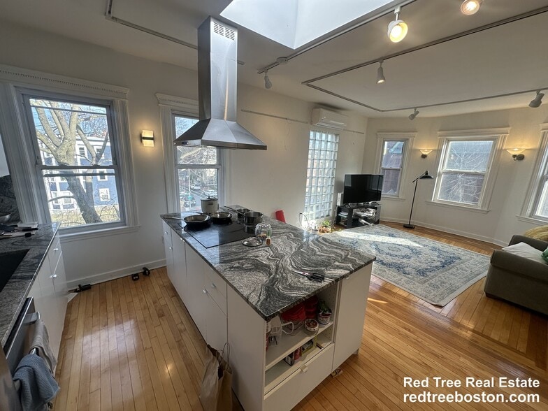 Building Photo - 229 Harvard St