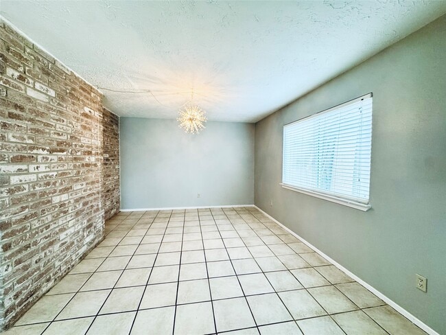 Building Photo - 16203 Indian Mill Dr