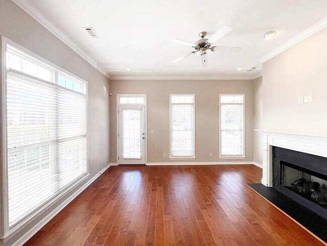 Building Photo - 107 Olde Towne Dr