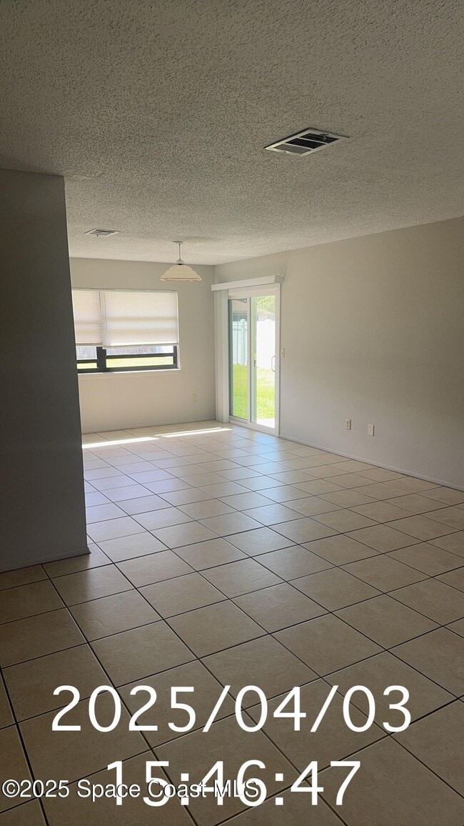 Building Photo - 1370 Vater Ave