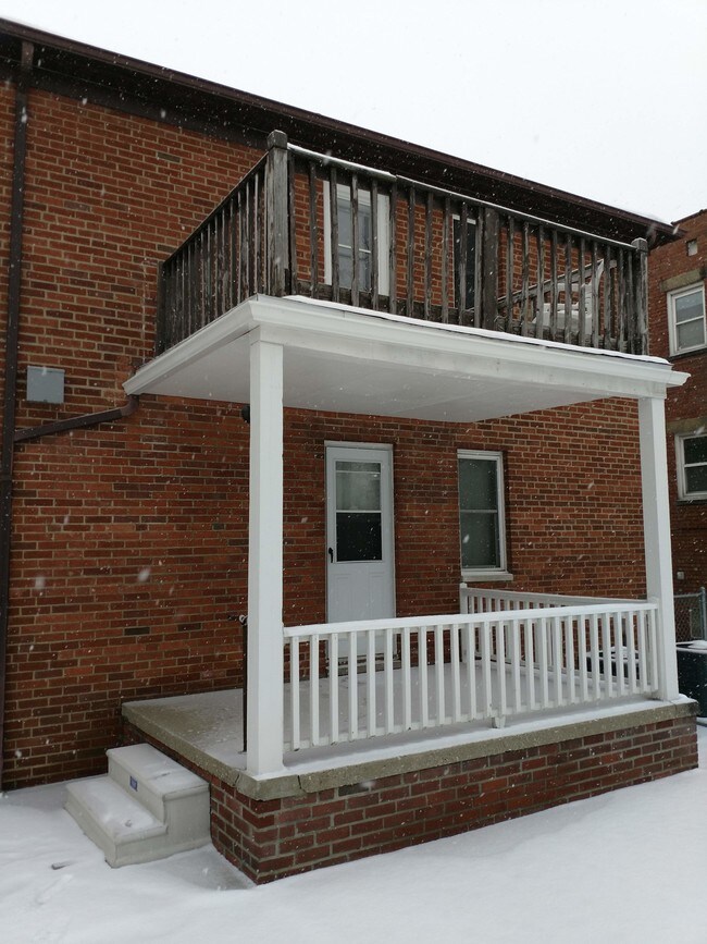 Building Photo - 6121 Ridge Rd