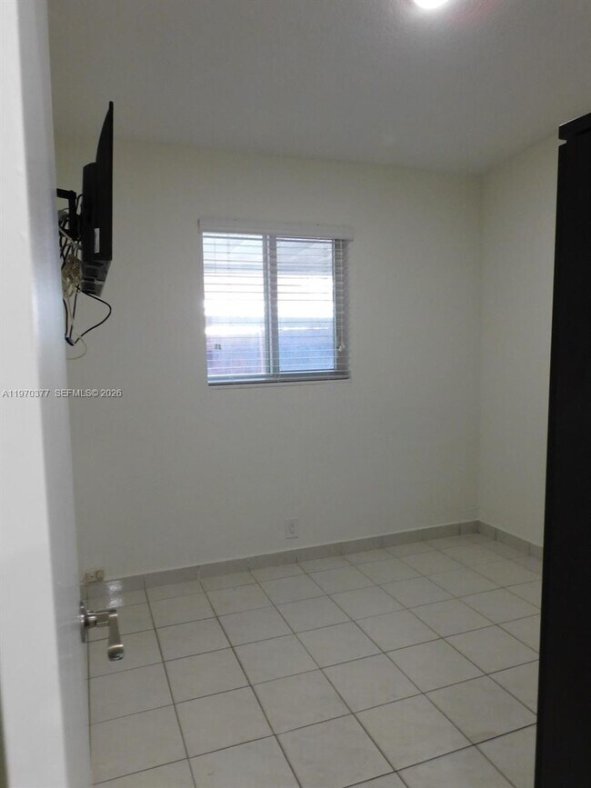 Building Photo - 620 NW 58th Ct