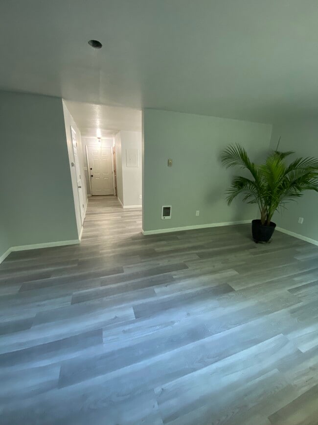 Building Photo - 10318 15th Ave Ct E