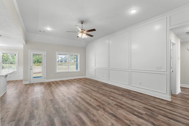 Building Photo - 303 Latitude Ln