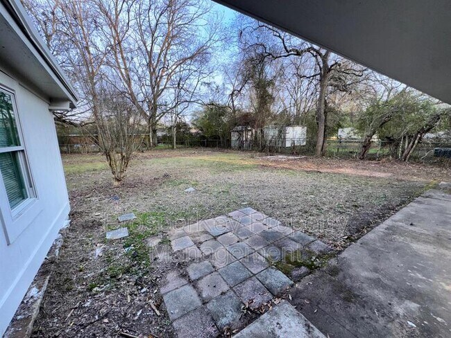 Building Photo - 2240 Patsy Ln