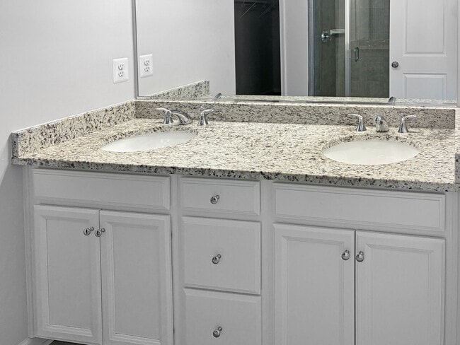 Building Photo - 2 Bedroom Condo in Glen Allen