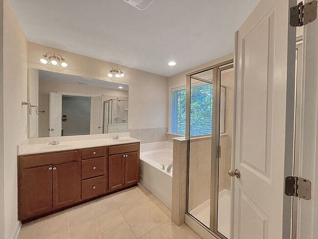 Building Photo - Room in Townhome on Pecan Ridge Way