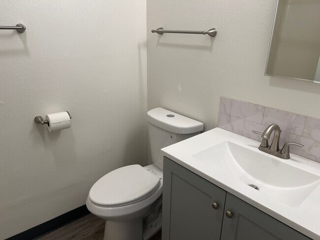 Building Photo - Ninth St. - VFILL