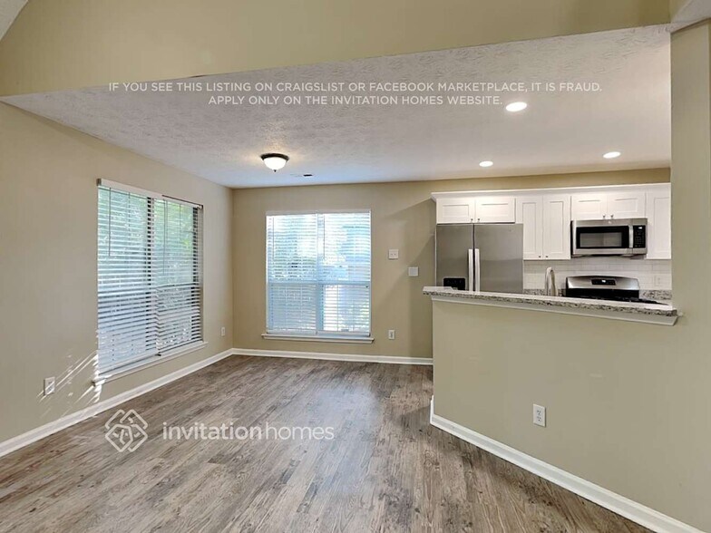 Building Photo - 552 Horseshoe Cir