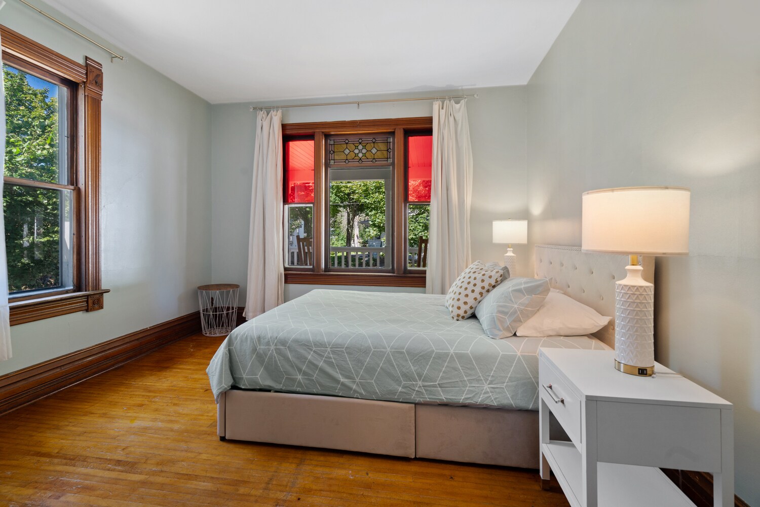 Building Photo - 1028 Porlier St