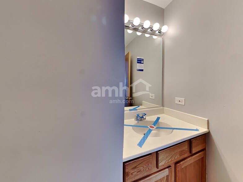 Building Photo - 12 W Country Walk Dr