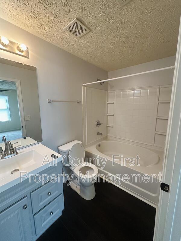 Building Photo - 5303 Fairington Club Dr