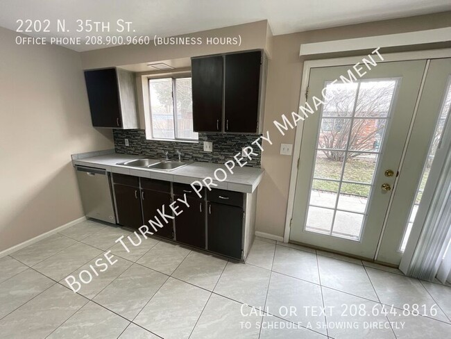 Building Photo - 2202 N 35th St